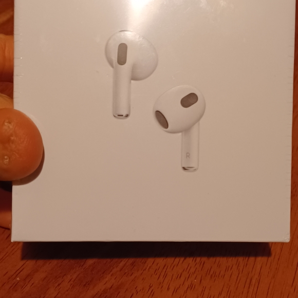 Apple airpods 3rd generation. Sealed brand new - Picture 3 of 5
